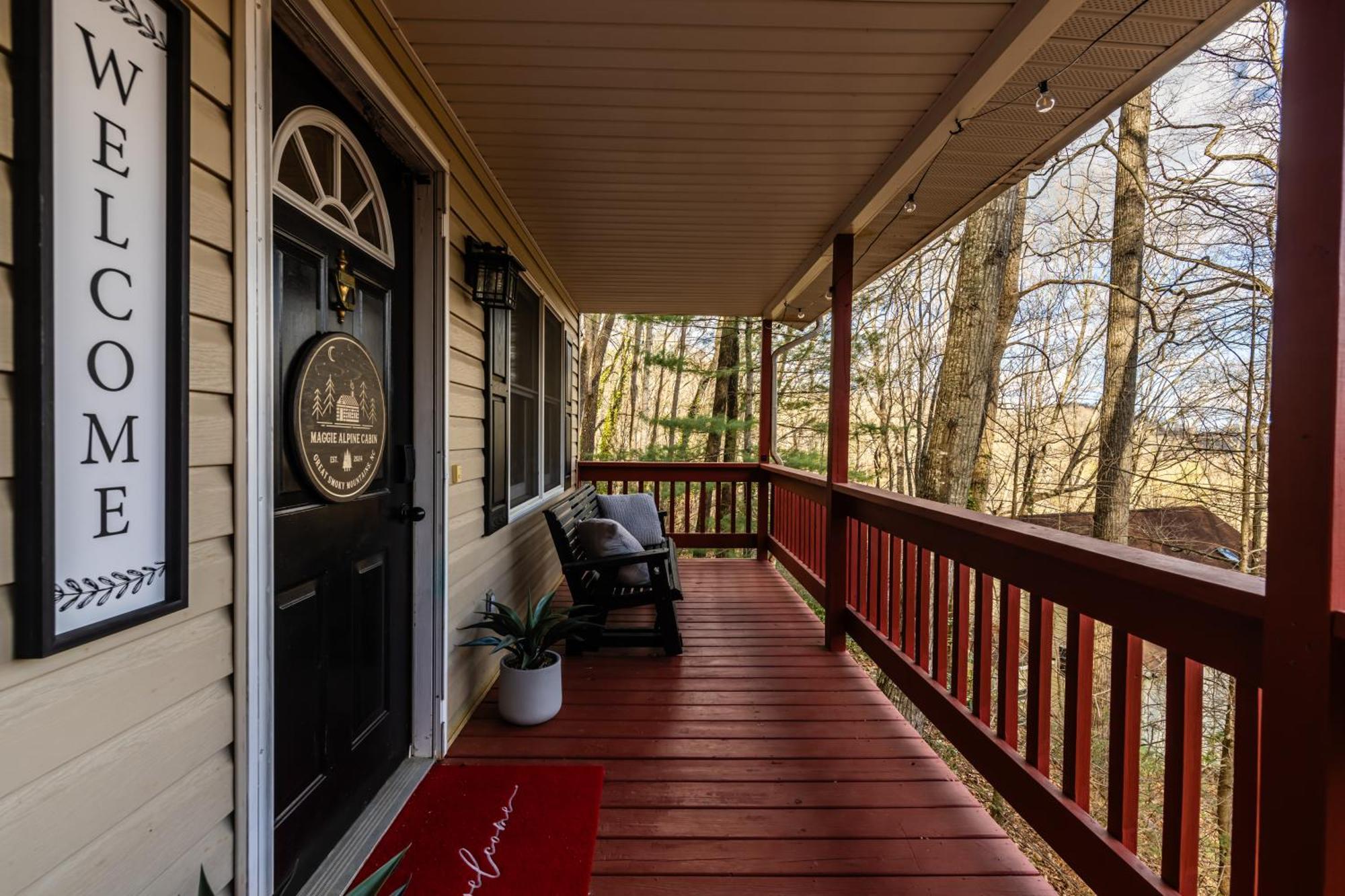 Smoky Mountains Escape * Maggie Valley